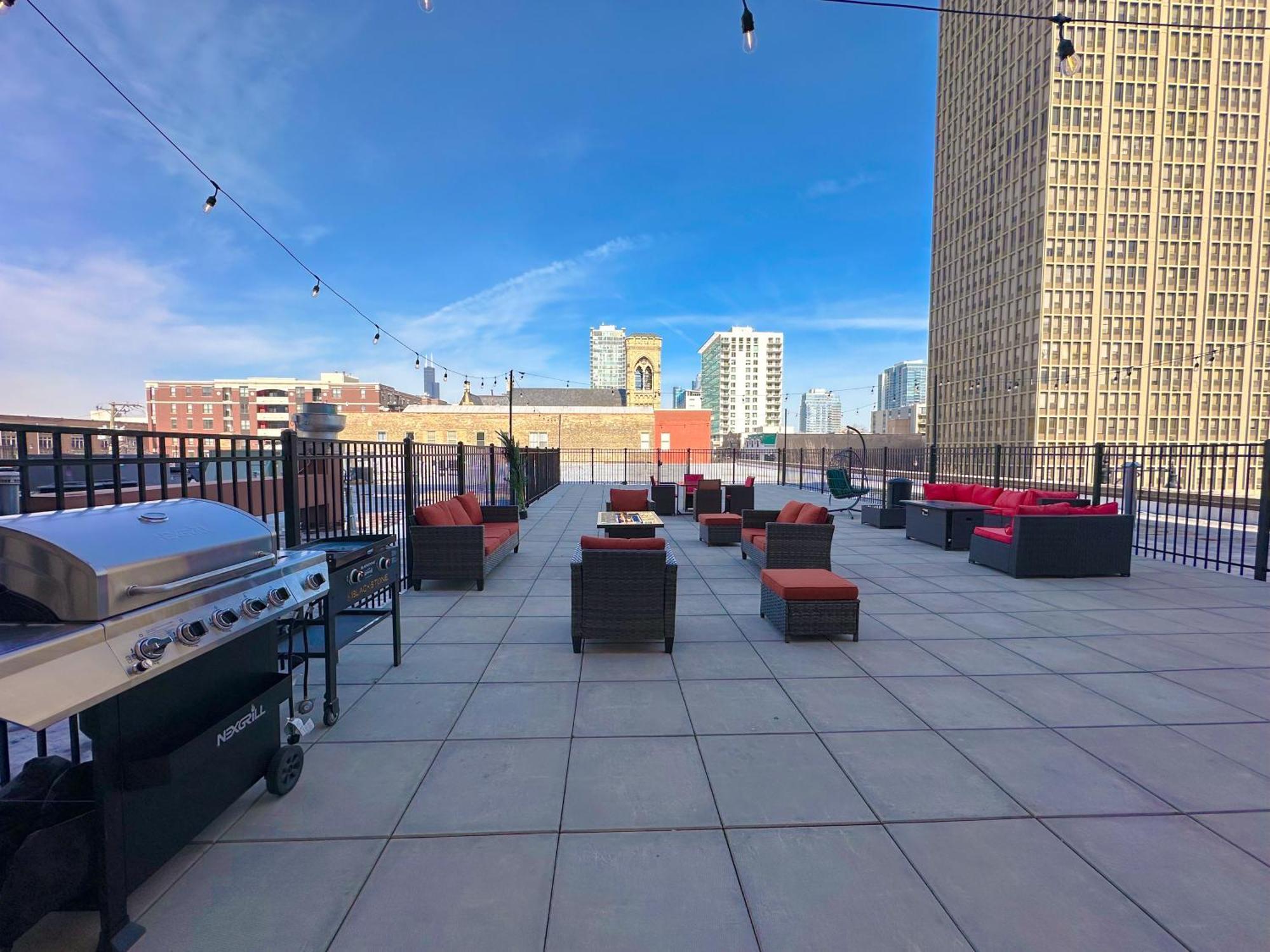 Bright 2Br Luxury Corner Suite With Optional Parking Sleeps 6 Guests Near Mccormick Place And Soldier Field Chicago Esterno foto