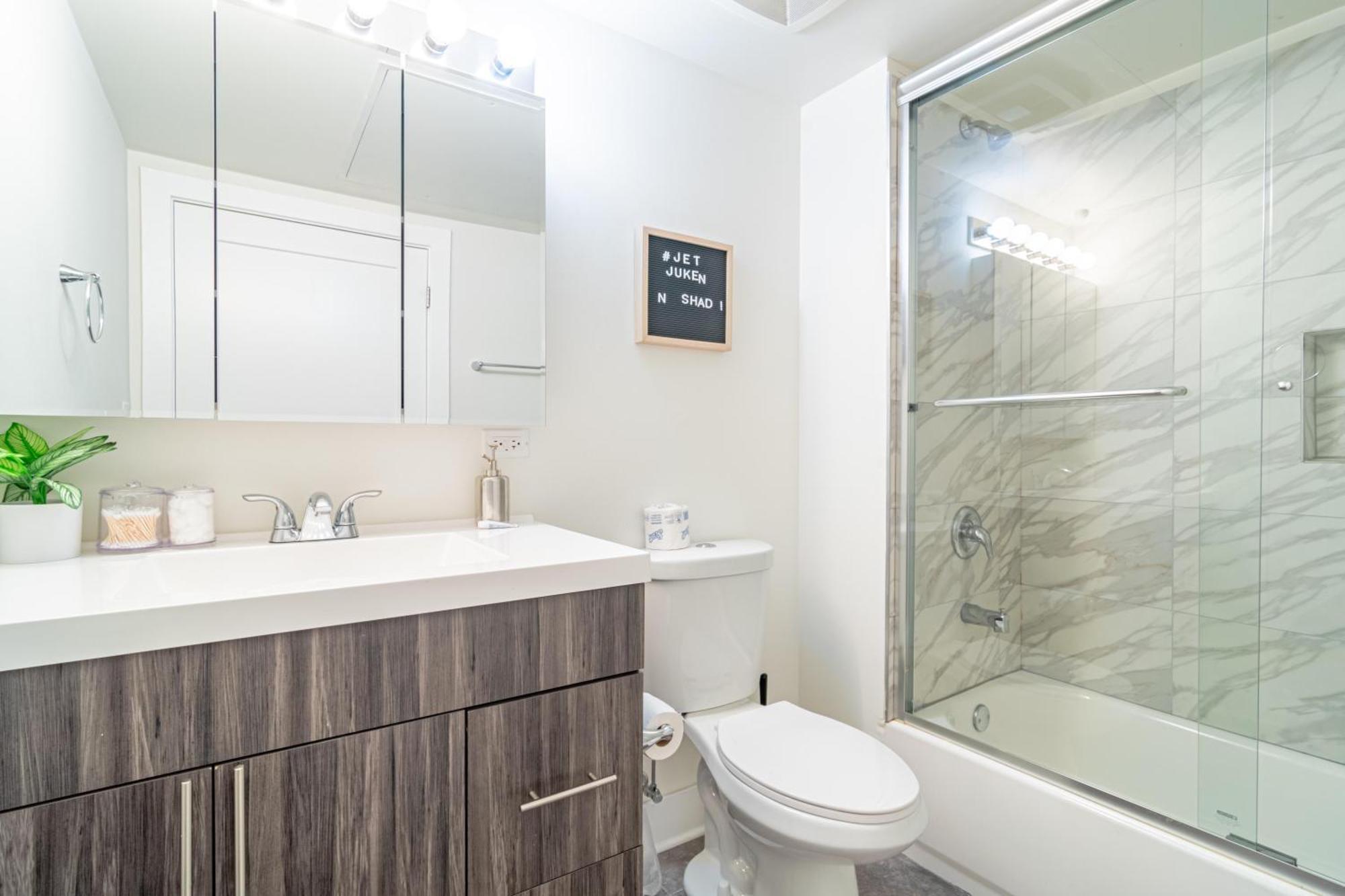 Bright 2Br Luxury Corner Suite With Optional Parking Sleeps 6 Guests Near Mccormick Place And Soldier Field Chicago Esterno foto