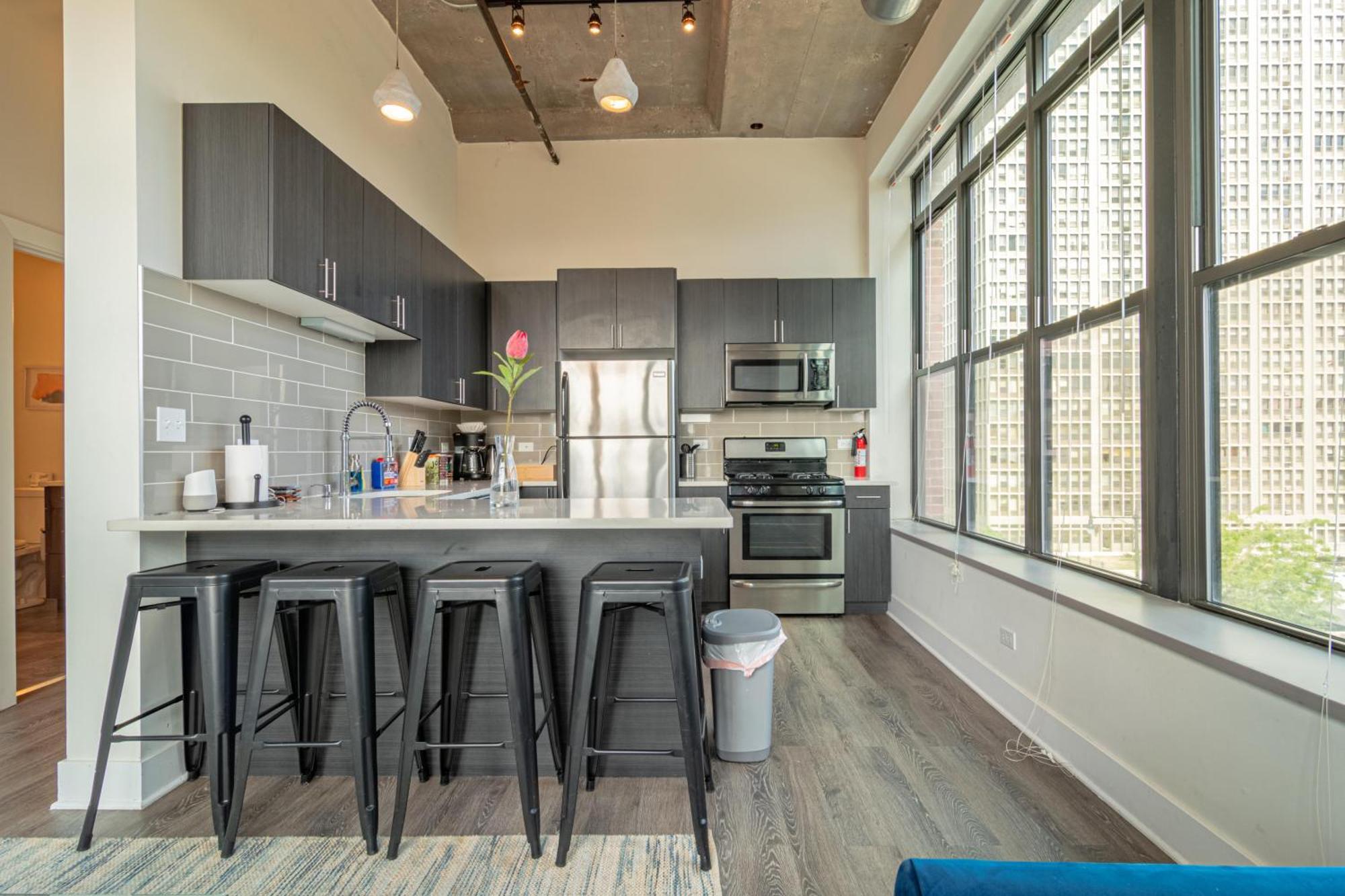Bright 2Br Luxury Corner Suite With Optional Parking Sleeps 6 Guests Near Mccormick Place And Soldier Field Chicago Esterno foto