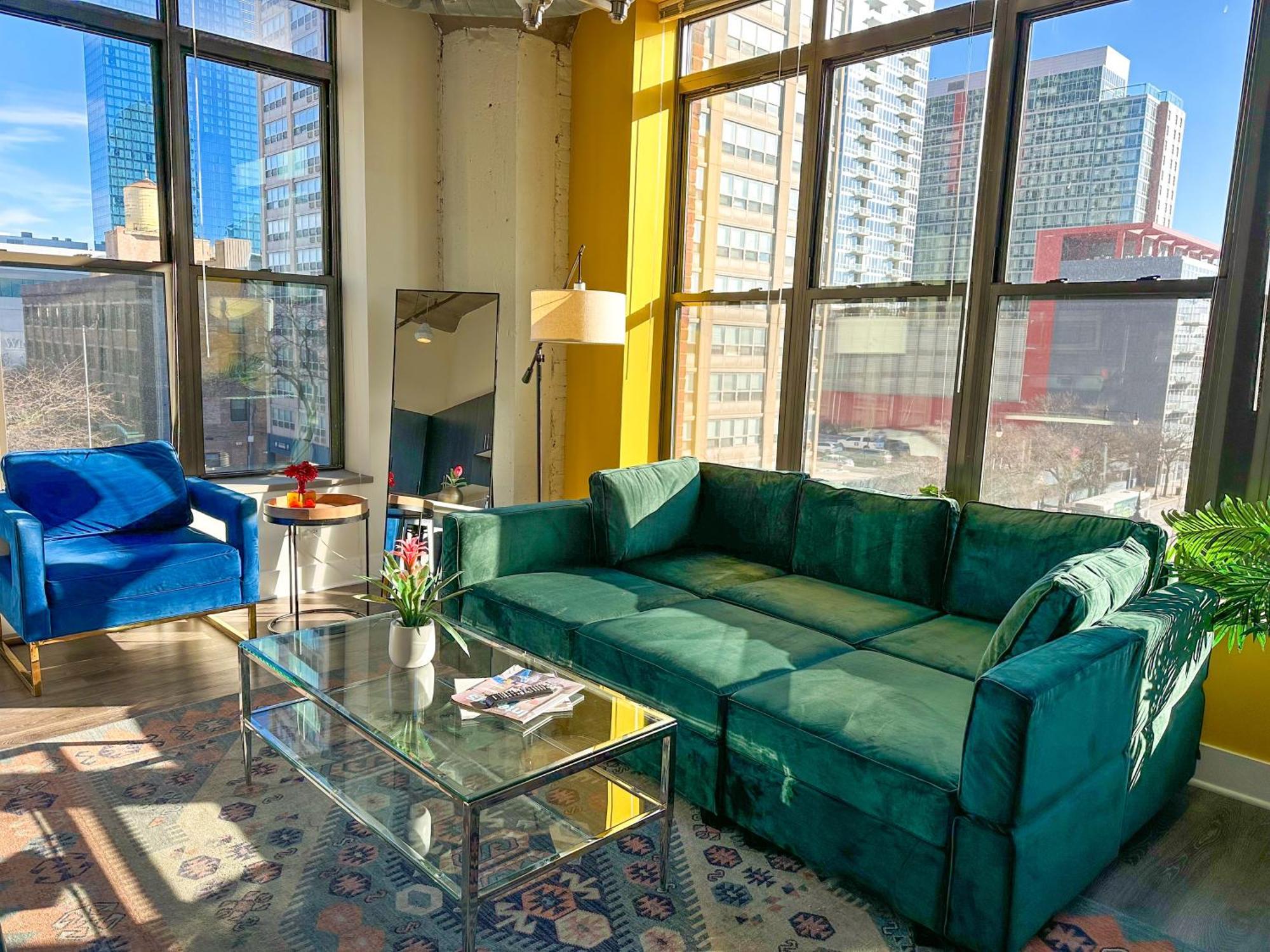 Bright 2Br Luxury Corner Suite With Optional Parking Sleeps 6 Guests Near Mccormick Place And Soldier Field Chicago Esterno foto