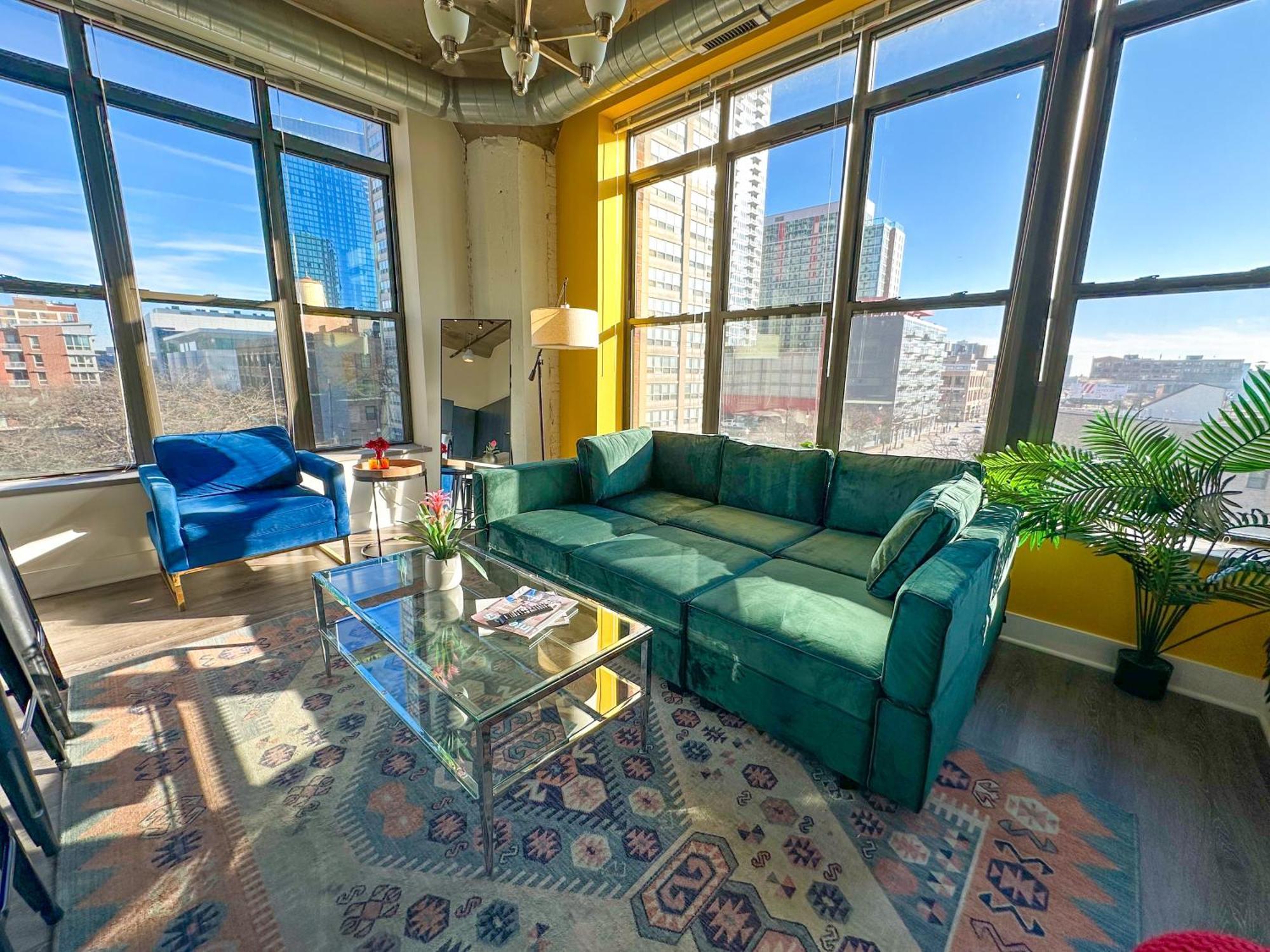 Bright 2Br Luxury Corner Suite With Optional Parking Sleeps 6 Guests Near Mccormick Place And Soldier Field Chicago Esterno foto